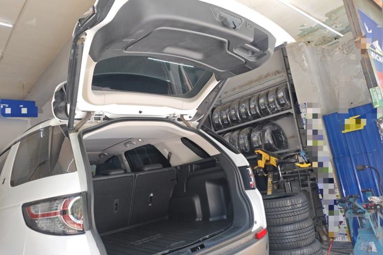 Used Land Rover Discovery Sport 2017 2.0T SE Trunk