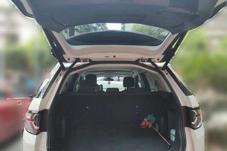 Used Land Rover Discovery Sport 2017 2.0T SE Trunk
