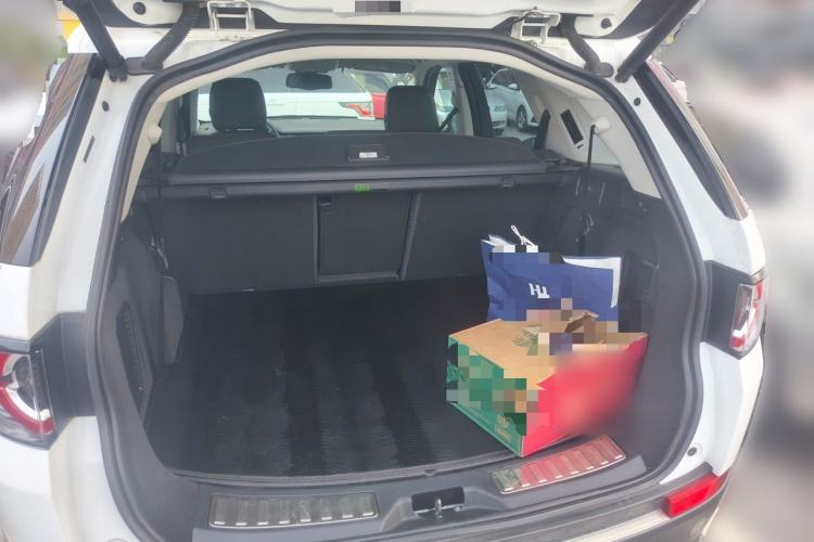 Used Land Rover Discovery Sport 2017 2.0T HSE Trunk