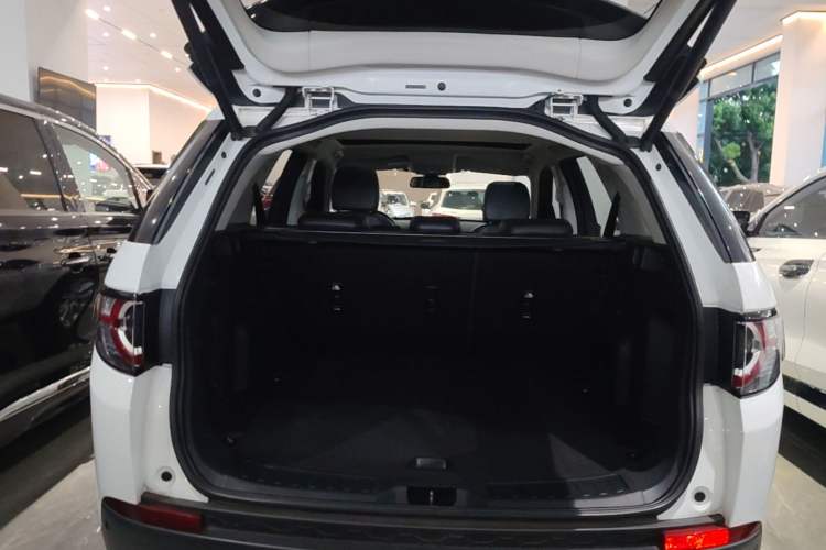 Used Land Rover Discovery Sport 2017 2.0T SE Trunk