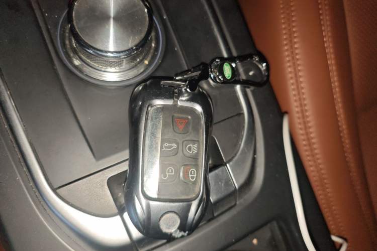 Used Land Rover Discovery Sport 2017 2.0T SE Vehicle Key