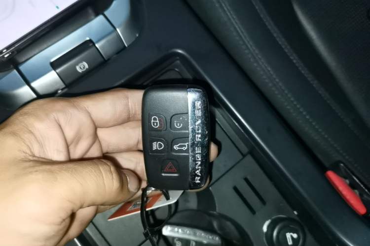 Used Land Rover Discovery Sport 2017 2.0T Cool Black Limited Edition Vehicle Key