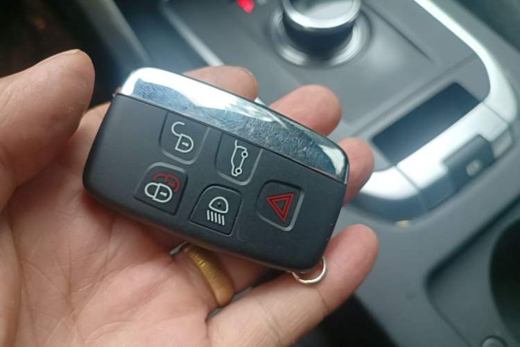 Used Land Rover Discovery Sport 2017 2.0T HSE Vehicle Key