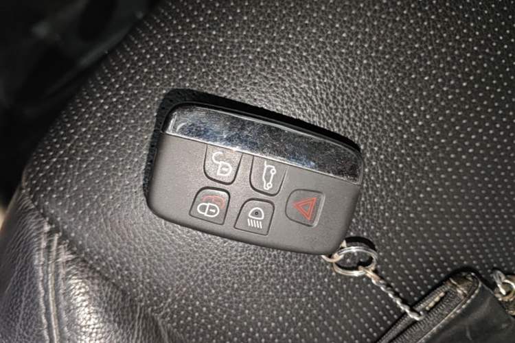 Used Land Rover Discovery Sport 2017 2.0T HSE Vehicle Key