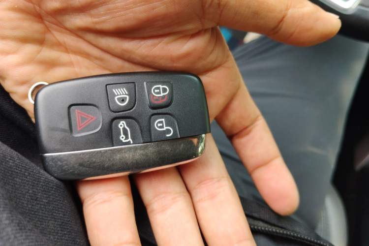 Used Land Rover Discovery Sport 2017 2.0T SE Vehicle Key