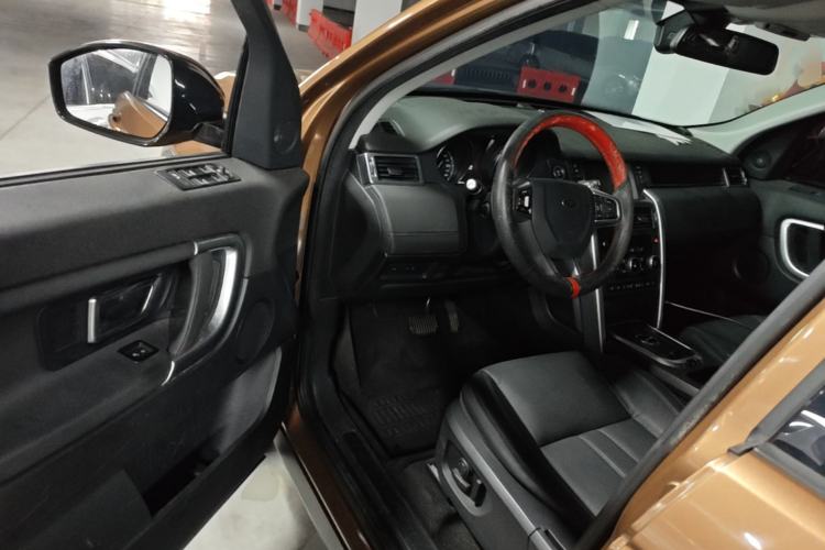 Used Land Rover Discovery Sport 2017 2.0T SE Driver Seat