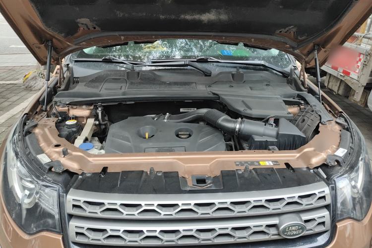 Used Land Rover Discovery Sport 2017 2.0T SE Engine Bay
