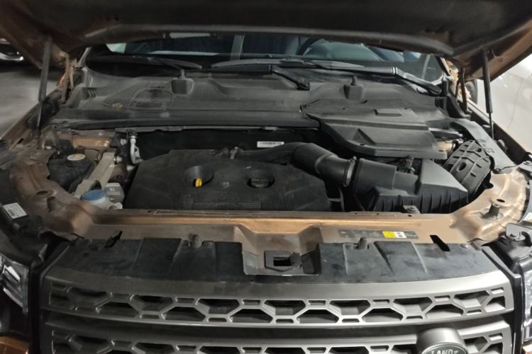 Used Land Rover Discovery Sport 2017 2.0T SE Engine Bay
