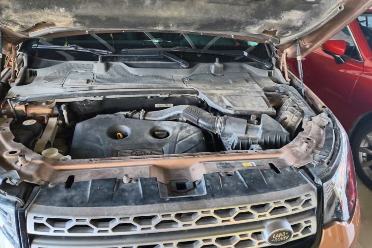Used Land Rover Discovery Sport 2017 2.0T HSE Engine Bay