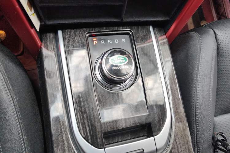 Used Land Rover Discovery Sport 2017 2.0T SE Gear Lever
