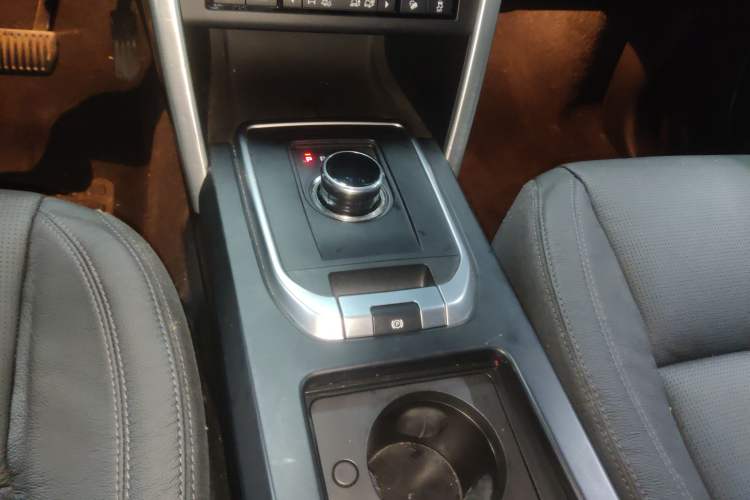 Used Land Rover Discovery Sport 2017 2.0T SE Gear Lever