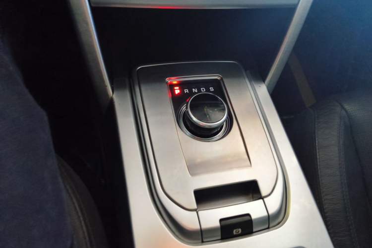 Used Land Rover Discovery Sport 2017 2.0T HSE Gear Lever
