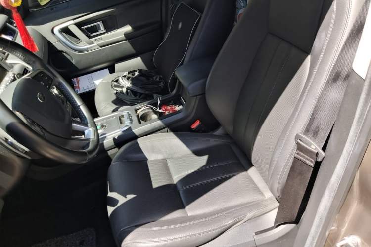 Used Land Rover Discovery Sport 2017 2.0T SE Left Front Seat