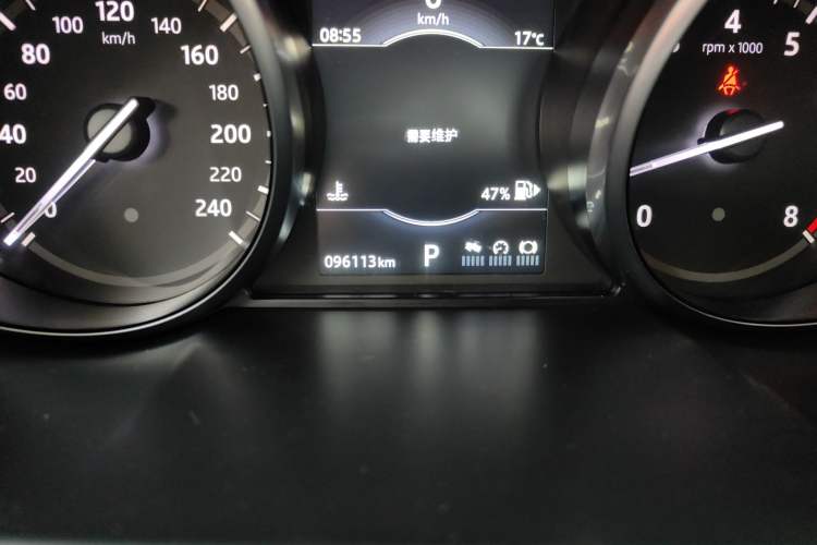 Used Land Rover Discovery Sport 2017 2.0T SE Odometer Close Up