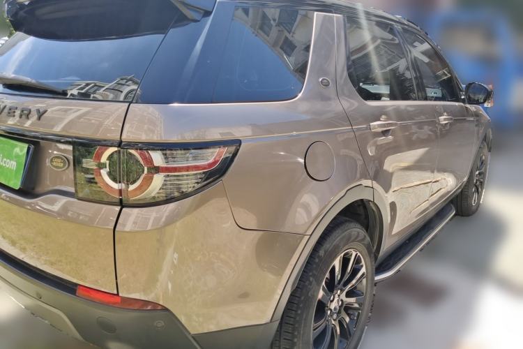 Used Land Rover Discovery Sport 2017 2.0T SE Rear Right 45 Deg