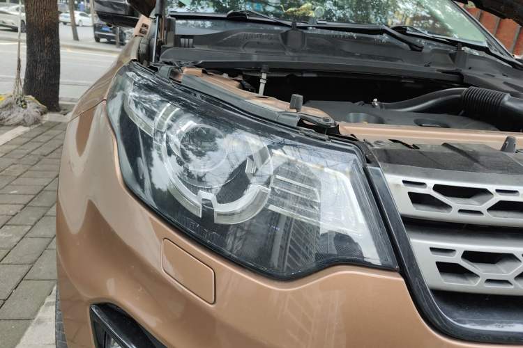 Used Land Rover Discovery Sport 2017 2.0T SE Right Front Headlight