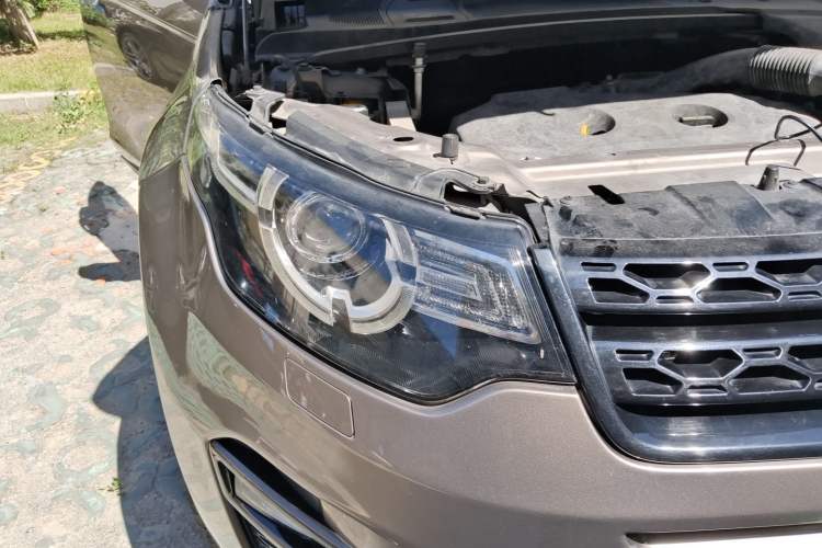 Used Land Rover Discovery Sport 2017 2.0T SE Right Front Headlight