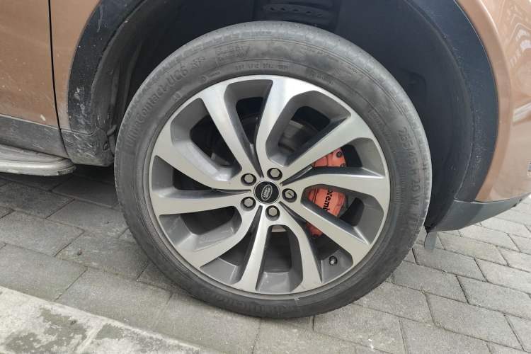 Used Land Rover Discovery Sport 2017 2.0T SE Right Front Wheel Hub