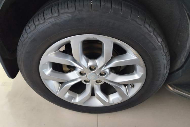 Used Land Rover Discovery Sport 2017 2.0T HSE Right Rear Wheel Hub