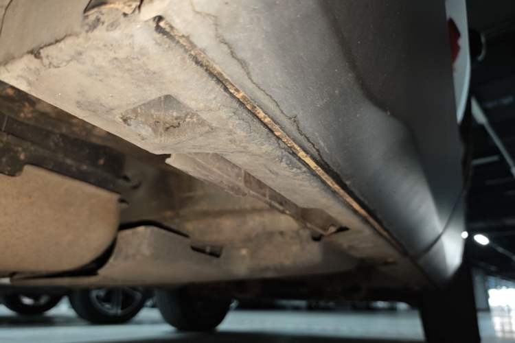 Used Land Rover Discovery Sport 2017 2.0T SE Right Side Sill