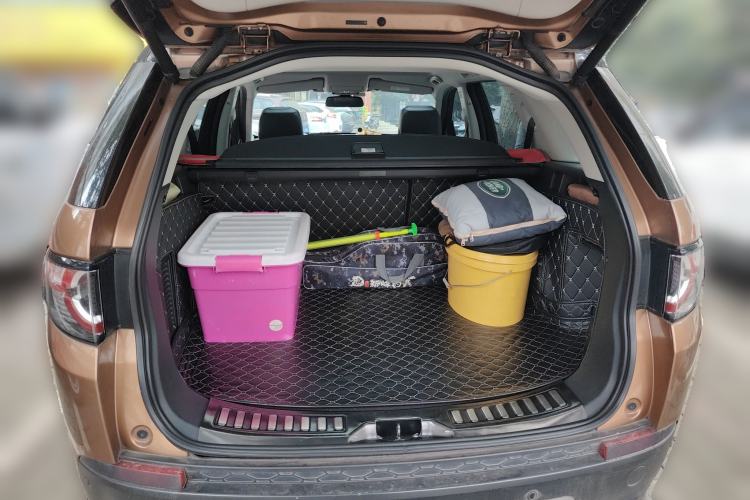 Used Land Rover Discovery Sport 2017 2.0T SE Trunk