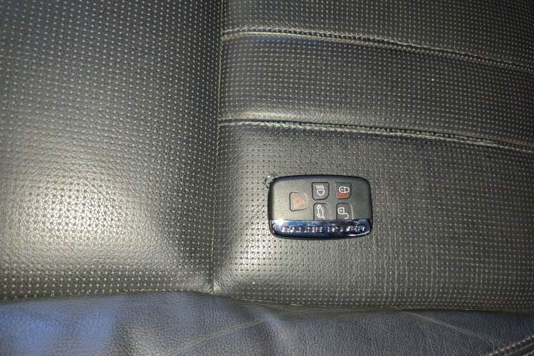 Used Land Rover Discovery Sport 2017 2.0T HSE Vehicle Key