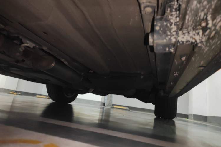 Used Land Rover Discovery Sport 2018 240 PS SE Version Chassis Front Left