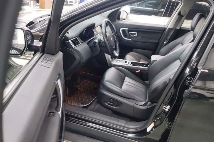 Used Land Rover Discovery Sport 2018 240 PS HSE Version Driver Seat