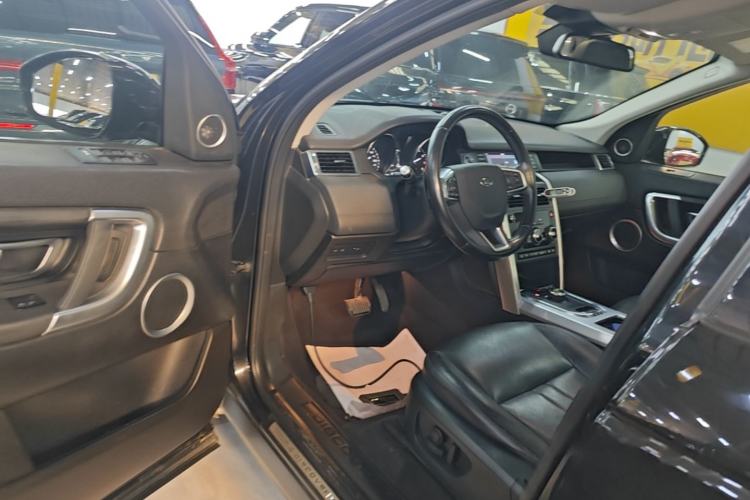 Used Land Rover Discovery Sport 2018 240 PS SE Version Driver Seat