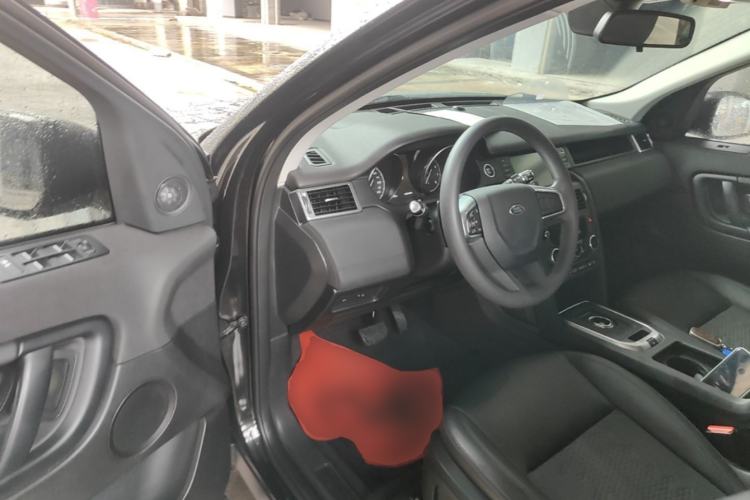 Used Land Rover Discovery Sport 2018 240 PS PURE Edition Driver Seat