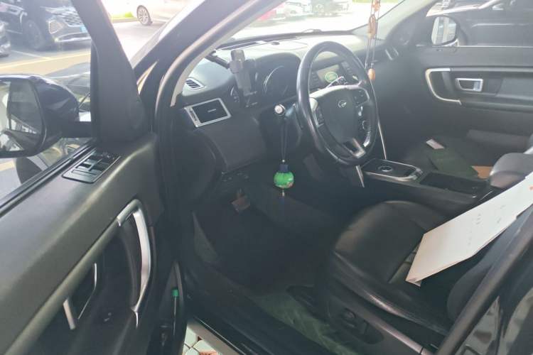 Used Land Rover Discovery Sport 2018 240 PS SE Version Driver Seat