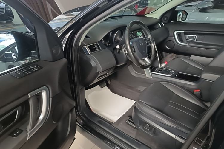 Used Land Rover Discovery Sport 2018 240 PS SE Version Driver Seat