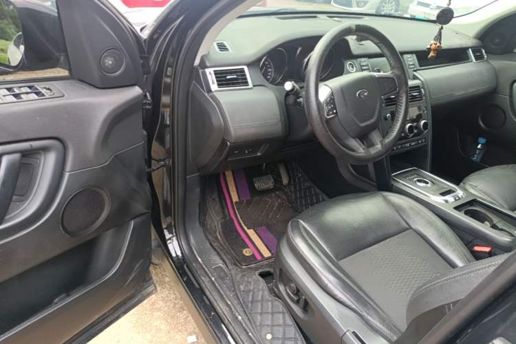 Used Land Rover Discovery Sport 2018 240 PS PURE Edition Driver Seat