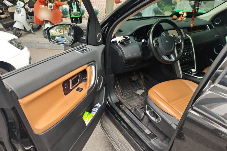 Used Land Rover Discovery Sport 2018 240 PS HSE LUXURY Edition Driver Seat