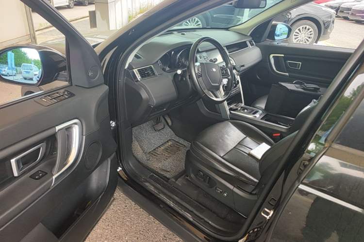 Used Land Rover Discovery Sport 2018 240 PS SE Version Driver Seat
