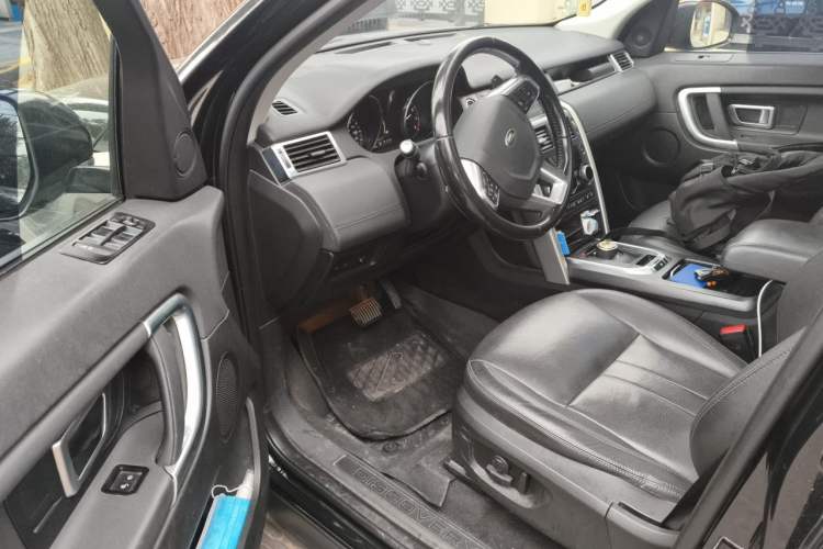 Used Land Rover Discovery Sport 2018 240 PS SE Version Driver Seat