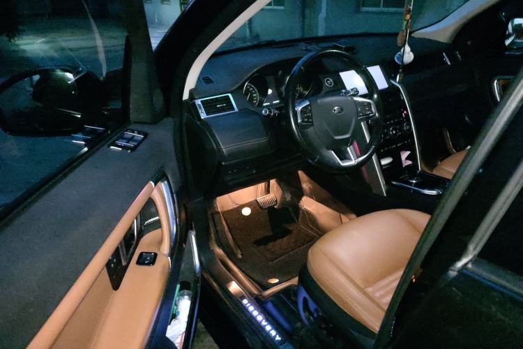 Used Land Rover Discovery Sport 2018 240 PS HSE LUXURY Edition Driver Seat