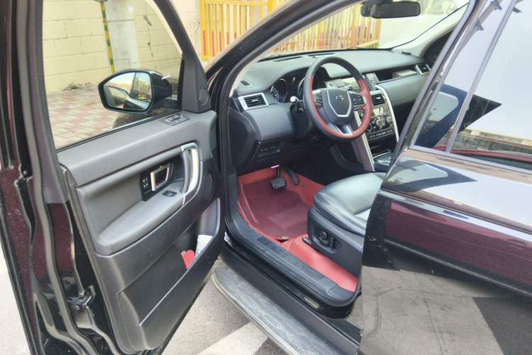 Used Land Rover Discovery Sport 2018 240 PS HSE Version Driver Seat
