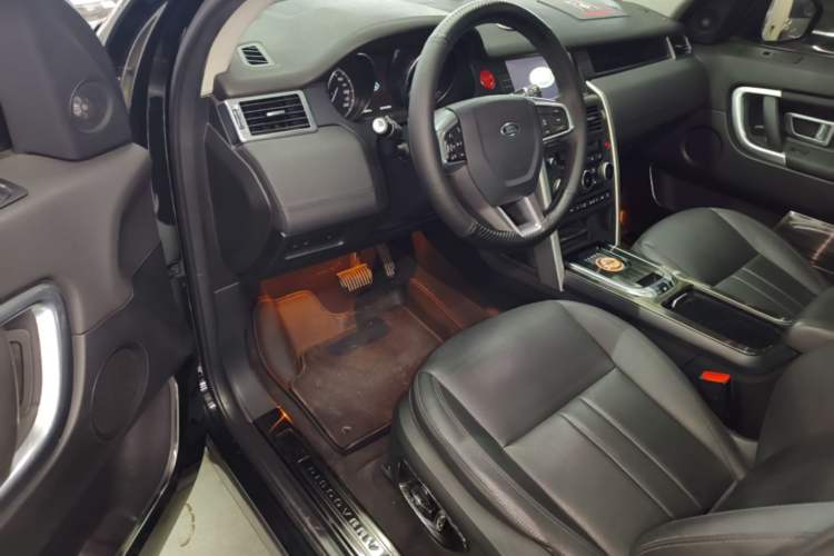Used Land Rover Discovery Sport 2018 240 PS HSE Version Driver Seat