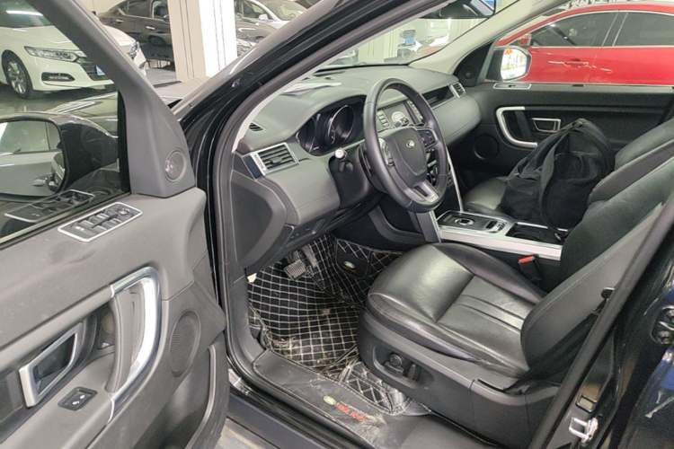 Used Land Rover Discovery Sport 2018 240 PS SE Version Driver Seat