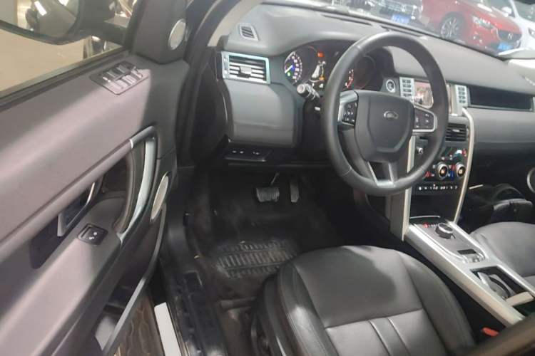 Used Land Rover Discovery Sport 2018 240 PS SE Version Driver Seat