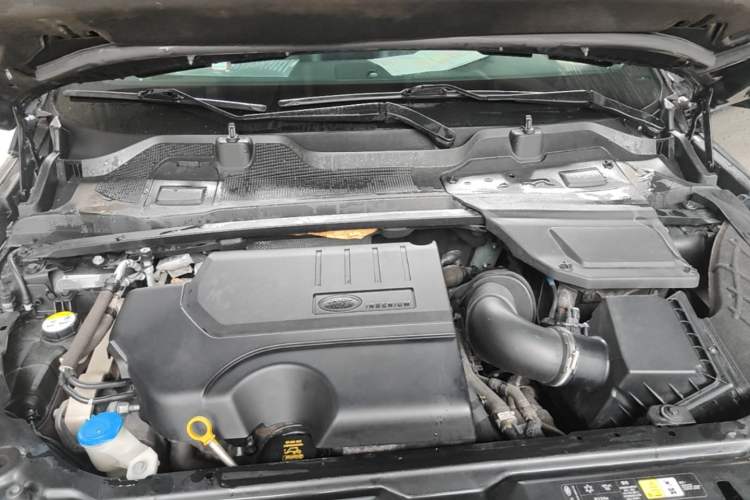 Used Land Rover Discovery Sport 2018 240 PS PURE Edition Engine Bay
