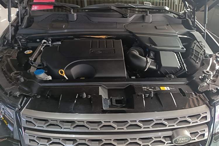 Used Land Rover Discovery Sport 2018 240 PS SE Version Engine Bay