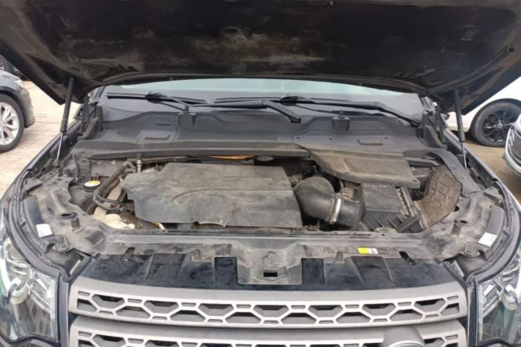 Used Land Rover Discovery Sport 2018 240 PS PURE Edition Engine Bay