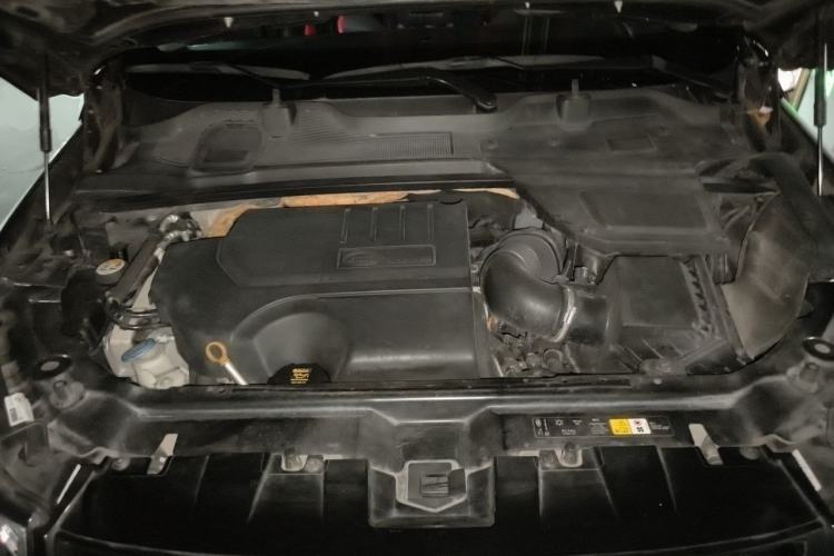 Used Land Rover Discovery Sport 2018 240 PS SE Version Engine Bay
