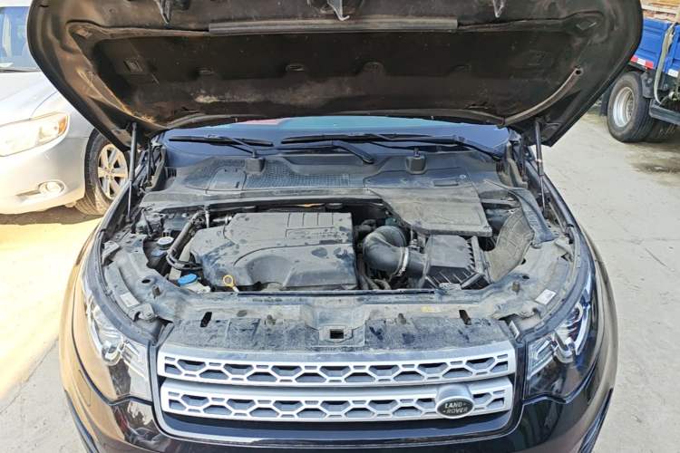 Used Land Rover Discovery Sport 2018 240 PS Zhiyue Limited Edition Engine Bay