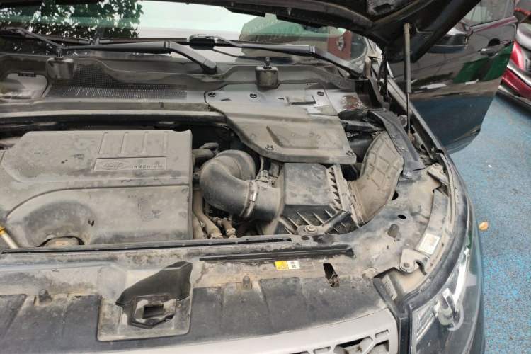 Used Land Rover Discovery Sport 2018 240 PS PURE Edition Engine Bay Left