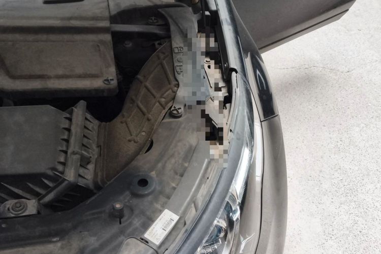 Used Land Rover Discovery Sport 2018 240 PS HSE LUXURY Edition Engine Bay Left