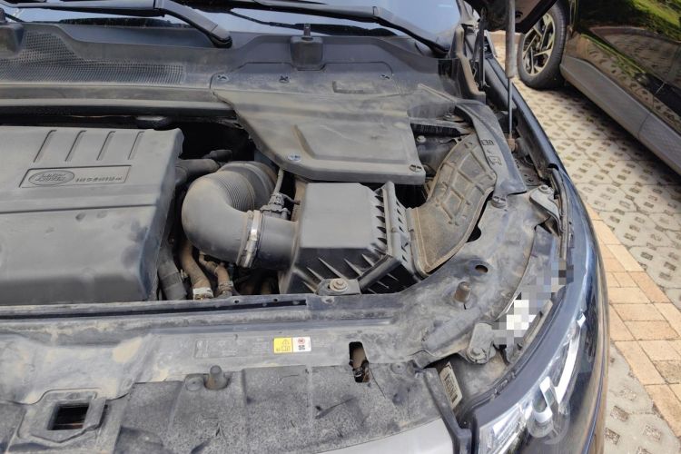 Used Land Rover Discovery Sport 2018 240 PS SE Version Engine Bay Left