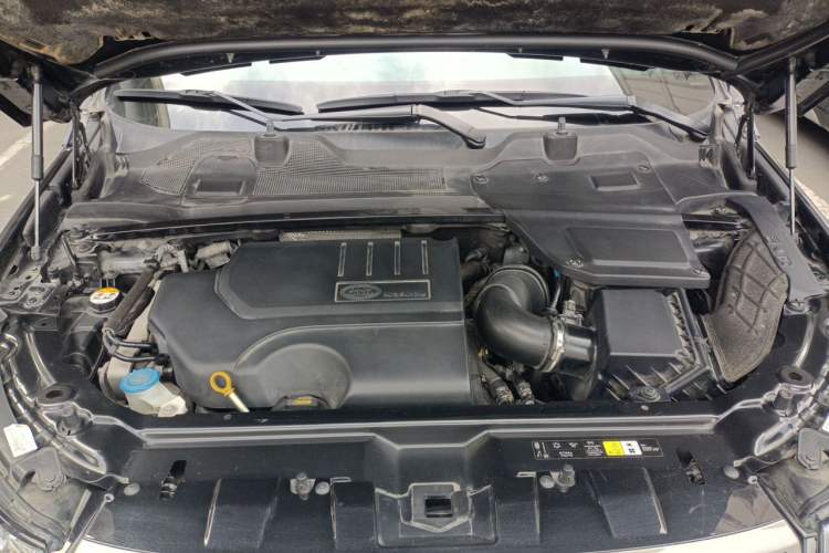 Used Land Rover Discovery Sport 2018 240 PS SE Version Engine Bay